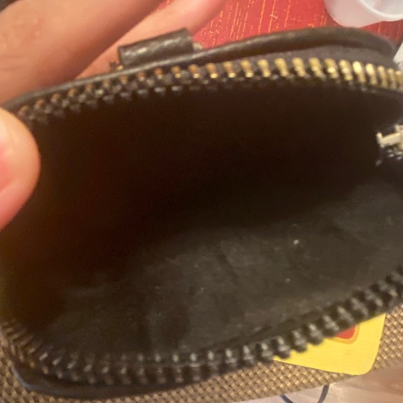 Black and gold - Picture 6 of 16